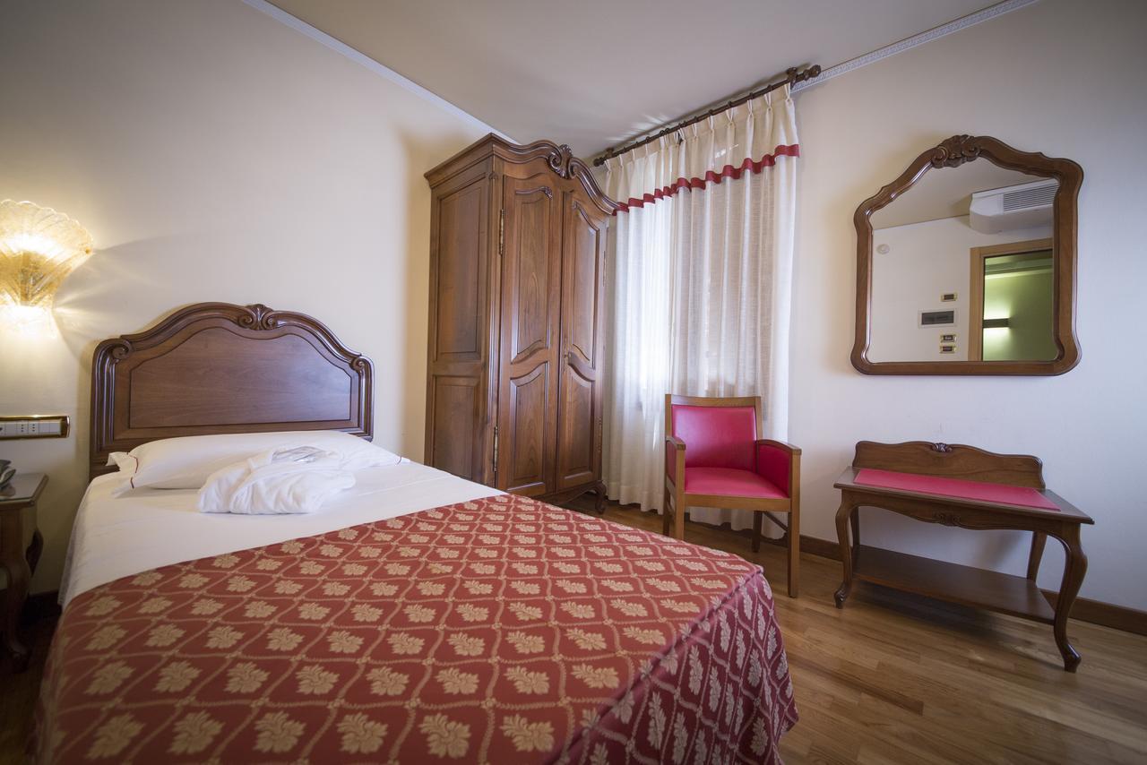 Hotel Spessotto Portogruaro Exterior foto